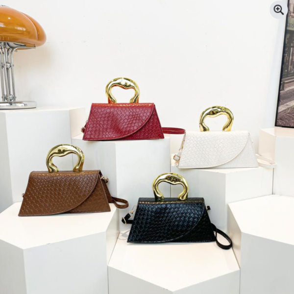 Alligator PU Leather Flap Women's Handbags Fashionable Lady's Messenger Bags with Cover Closure